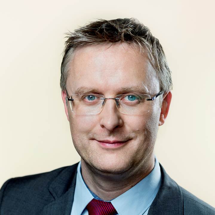 »Det har været meget vigtigt for mig, at vi ikke bare fik lavet en bred aftale, men nu også har fået en række af initiativerne ført ud i virkeligheden,« siger Minister for fødevarer, landbrug og fiskeri, Jacob Jensen (V). Foto: Steen Brogaard.