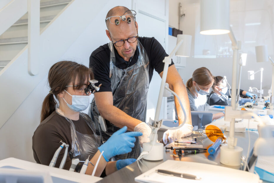 Efteruddannelse med fokus på praktiske øvelser prioriteres højt. Foto: Jesper Kofoed.